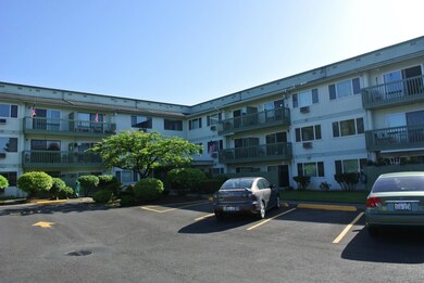 2005 Tibbetts Dr unit 207, Longview, WA 98632 - photo 5