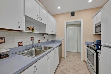 Lado Del Rio Condominiums unit 404, Pompano Beach, FL 33062 - photo 4