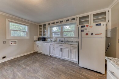 213 W 1st St, Weatherford, TX 76086 - photo 7