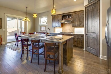 61121 Manhae Loop, Bend, OR 97702 - photo 6