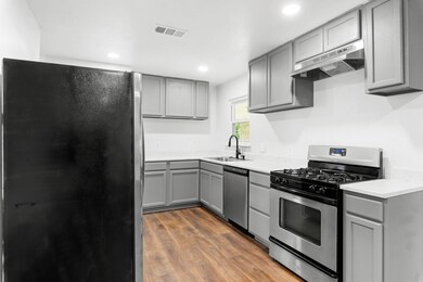 777 Cullum Ave, Hurst, TX 76053 - photo 6