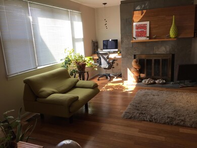 810 S Cassingham Rd, Columbus, OH 43209 - photo 5