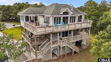 Rear decks overlooking Jockeys Ridge