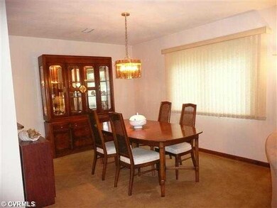 Dining Room - The formal dining area can easily be