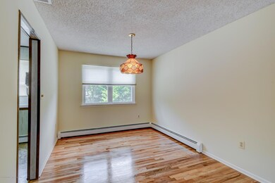 008_Dining Room