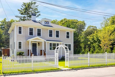5 Pine Tree Lane, Vineyard Haven