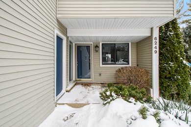 6249 Acropolis Dr SE, Grand Rapids, MI 49546 - photo 2