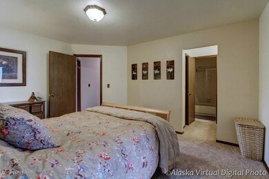 Master Bedroom2