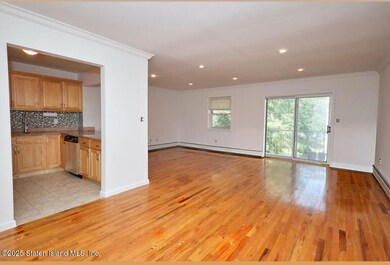 400 Aspen Knolls Way unit B2, Staten Island, NY 10312 - photo 4