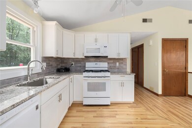 40 Rockcrest Dr, Cranston, RI 02920 - photo 5