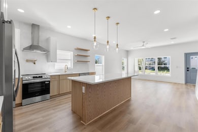 2525 13th Ave N, Saint Petersburg, FL 33713 - photo 2