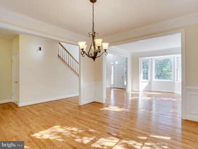 2122 Haycock Rd, Falls Church, VA 22043 - photo 5