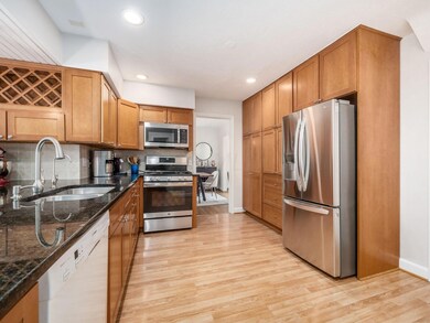 021_855be0_N 1921 Elmwood 046