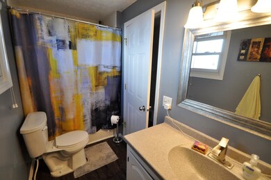 752 E Walnut St, Nappanee, IN 46550 - photo 5