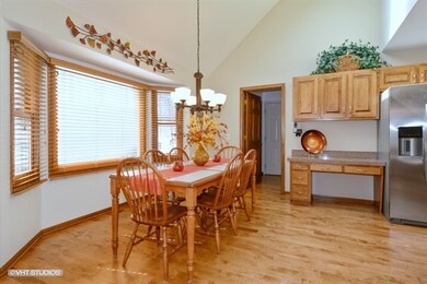 2406 Cimarron Ct, Naperville, IL 60565 - photo 6