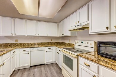 2100 W Lemon Tree Place unit 64, Chandler, AZ 85224 - photo 6