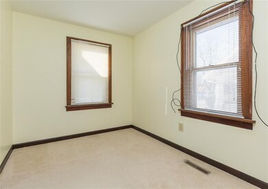 1310 Ridgeway Dr, Newton, IA 50208 - photo 6