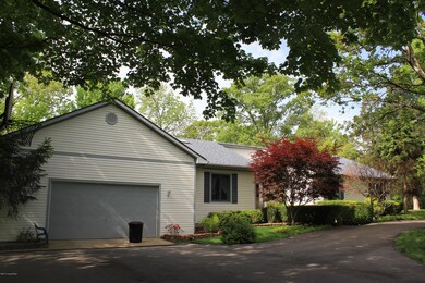 557 Fisher Ln, Mount Washington, KY 40047 - photo 2