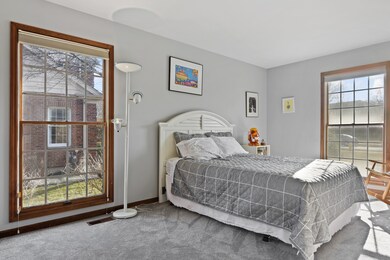 2306 Mohawk Ln, Glenview, IL 60026 - photo 7