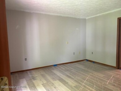 101 Duck Hollow Cir, Stroudsburg, PA 18360 - photo 7