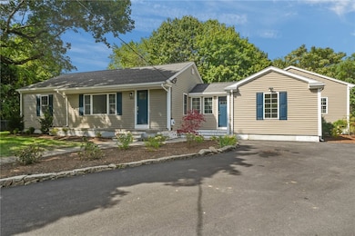 889 Centerville Rd, Warwick, RI 02886 - photo 2
