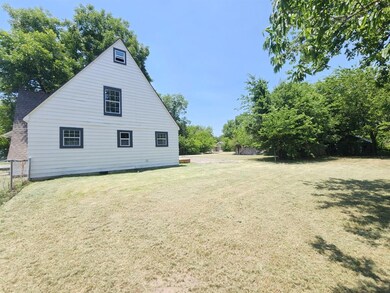 1401 Lanius St, Gainesville, TX 76240 - photo 4