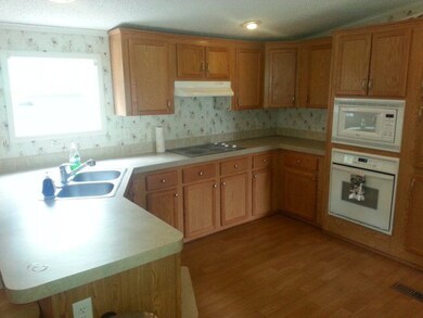 708 Dottie Ct W, Macon, GA 31216 - photo 2