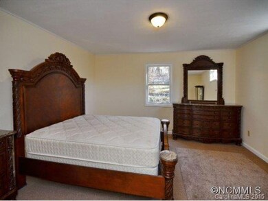 212 Old Chimney Rock Rd, Hendersonville, NC 28792 - photo 6