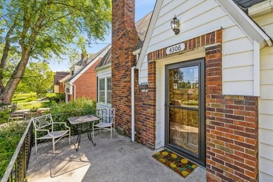 4306 Sheridan Ave, Des Moines, IA 50310 - photo 3