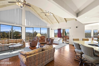 Living Room (5)