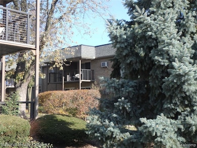 1727 E 14 Mile Rd, Birmingham, MI 48009 - photo 3