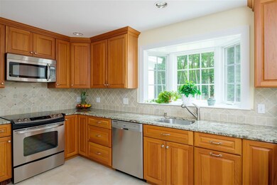 24 Winding Brook Dr, Stratham, NH 03885 - photo 6