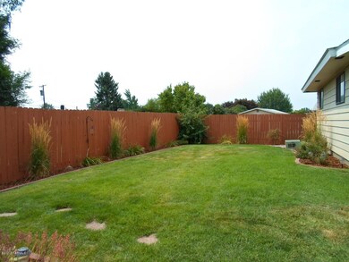 3402 clinton way 045