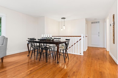 5 FORMAL DINING