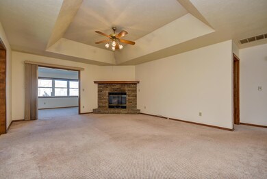 1519 W Erie Ct-2