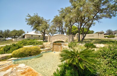2006 Valencia Dr N unit 83, Kerrville, TX 78028 - photo 7