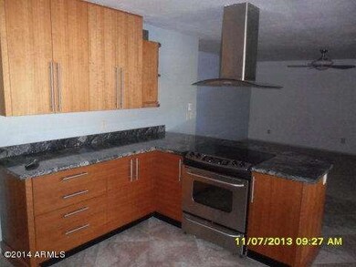 660 Gary Kitchen
