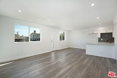 4830 Saturn St, Los Angeles, CA 90019 - photo 7