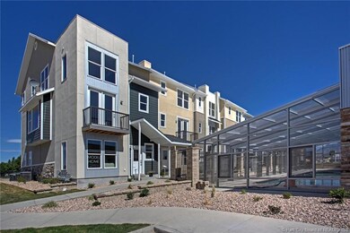 896 S 2580 E unit 17, Spanish Fork, UT 84660 - photo 2