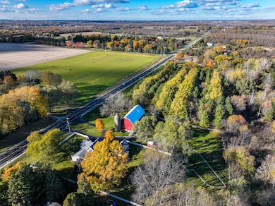 3204 Division Rd, Jackson, WI 53037 - photo 3