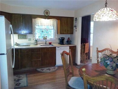 Kitchen. This Eat-N-Kitchen would delight the fine