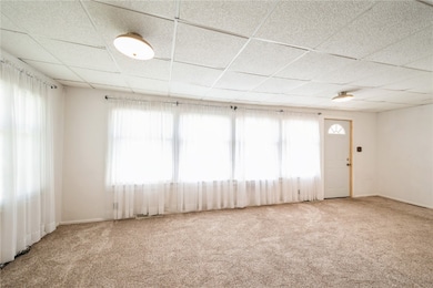 435 Forest Dr SE, Cedar Rapids, IA 52403 - photo 3