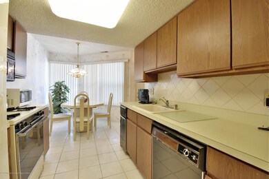 313 Sunshine Ct, Englishtown, NJ 07726 - photo 4