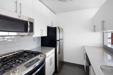 260 W 52nd St unit 23-C, New York, NY 10019 - photo 5