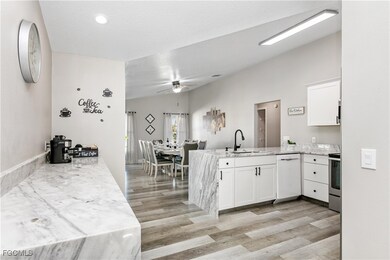 5608 Mandarin Ct, Davenport, FL 33896 - photo 4