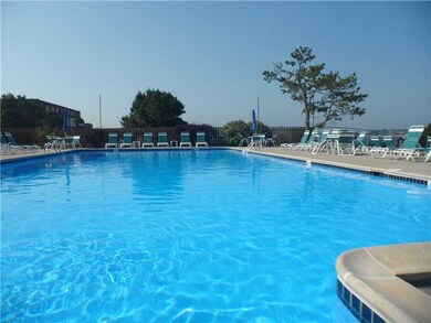 Swimming Pool/Hot Tub/Sauna. PRIVATE SECURE POOL O