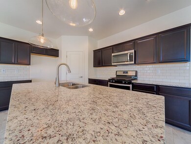 008_Slab Granite Countertops