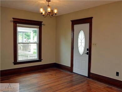 121 W Barnes Ave, Lansing, MI 48910 - photo 3