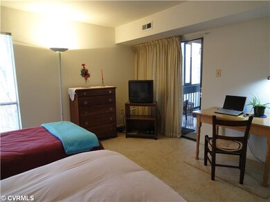 Master Bedroom - Bright and Large Master Bedroom w