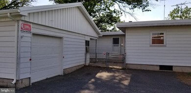 44 E Hanover St, Gettysburg, PA 17325 - photo 3